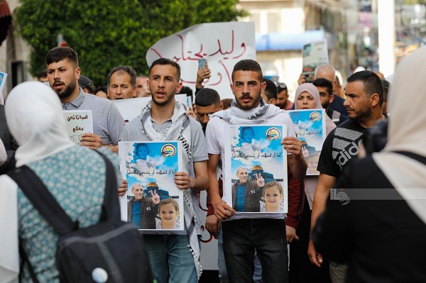 وقفة ومسيرة في رام الله إسنادا للأسير وليد دقة والأسرى المرضى-الحياة الجديدة