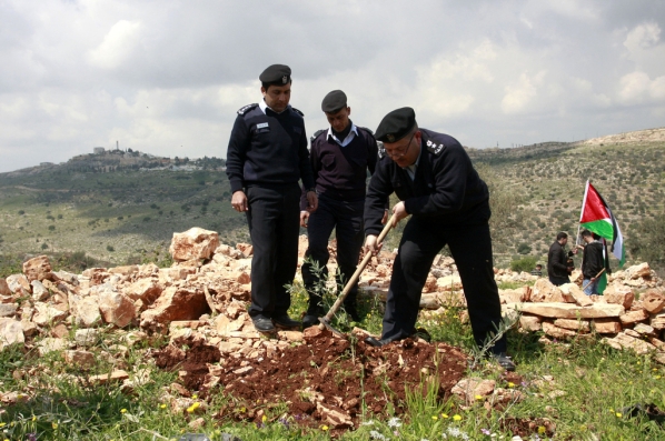 المخابرات العامة تحبط مخططا لتسريب أراضٍ للاحتلال في بيت لحم-الحياة الجديدة