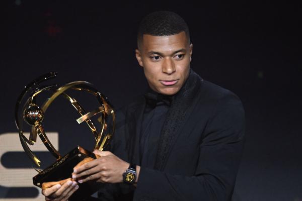 “مبابي” أفضل لاعب في الدوري الفرنسي للعام الرابع توالياً