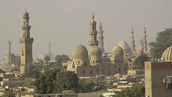 إزالة مقابر “السيدة نفيسة” يفجر جدلا في الشارع المصري