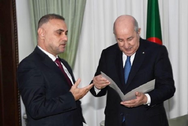 رسالة خطية من الرئيس محمود عباس إلى نظيره الجزائري-الحياة الجديدة