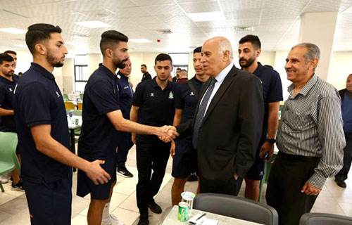 فريقا الوحدات والفيصلي يطلعان على أوضاع الخليل