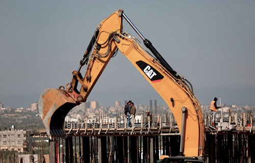 شح السيولة والمنافسة غير الموضوعية يدفعان مقاولي غزة لتنفيذ مشاريع بسعر التكلفة