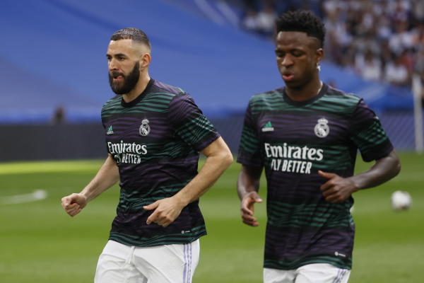 “فينسيوس”.. جناح ريال مدريد يودع بنزيمة برسالة مؤثرة