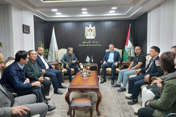 الوزير عساف يستقبل وفد اتحاد كتاب فيتنام-الحياة الجديدة