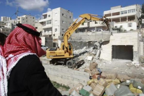 الاحتلال يهدم منزلا واسطبلا في القدس-الحياة الجديدة