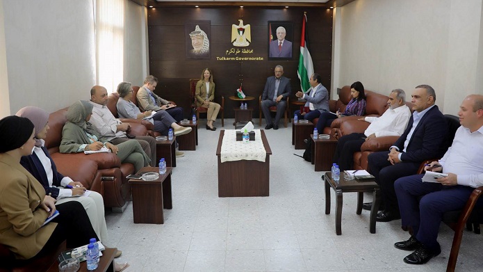 محافظ طولكرم يطلع وفدا أمميا على أوضاع المحافظة-الحياة الجديدة
