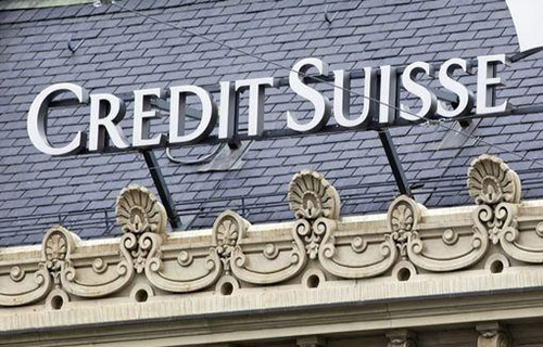 سويسرا توافق على تقديم ضمانات لتغطية خسائر الاستحواذ على “كريدي سويس”