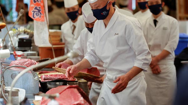 “إرهاب السوشي” يجتاح اليابان.. مراهق ينشر لعابه على الطعام