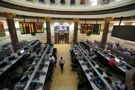 صندوق إماراتي يسعى لشراء حصة في شركة مصرية قوية