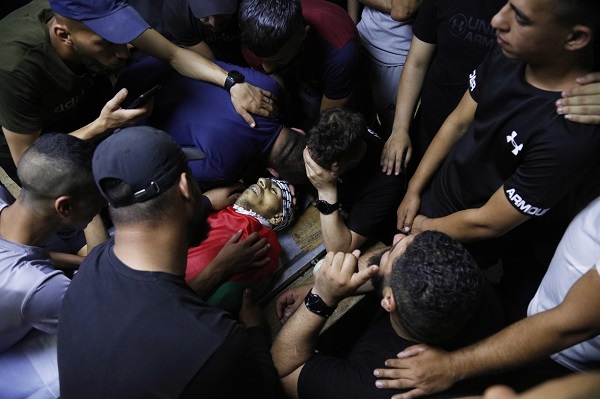 جماهير شعبنا في نابلس تشيّع جثمان الشهيد فارس حشاش-الحياة الجديدة