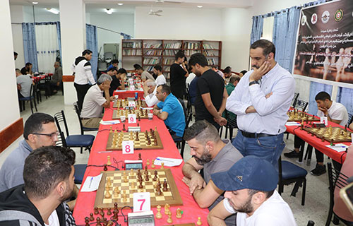 الدمج والقواسمي والحموري يخطفون الأضواء في بطولة الشطرنج المركزية