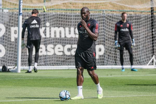 الغموض يكتنف مفاوضات لوكاكو والهلال السعودي