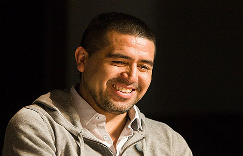 ريكيلمي يعلن عن إقامة مباراة تكريمية له بحضور ميسي