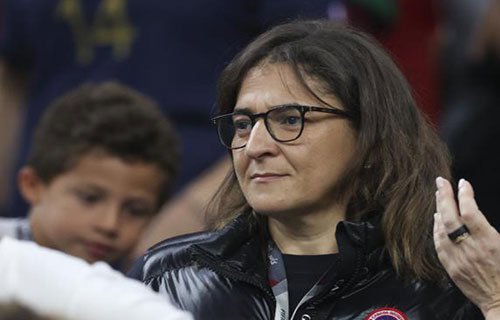 والدة مبابي تتولى مهمة جديدة