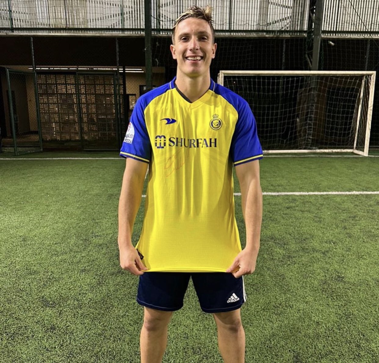 قميص رونالدو يتسبب بغضب جماهير فريق الاتحاد السعودي