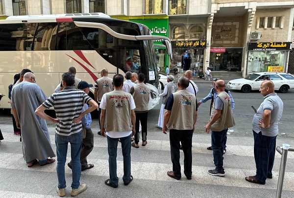 بدء وصول حجاج فلسطين من المدينة المنورة إلى مكة المكرمة-الحياة الجديدة