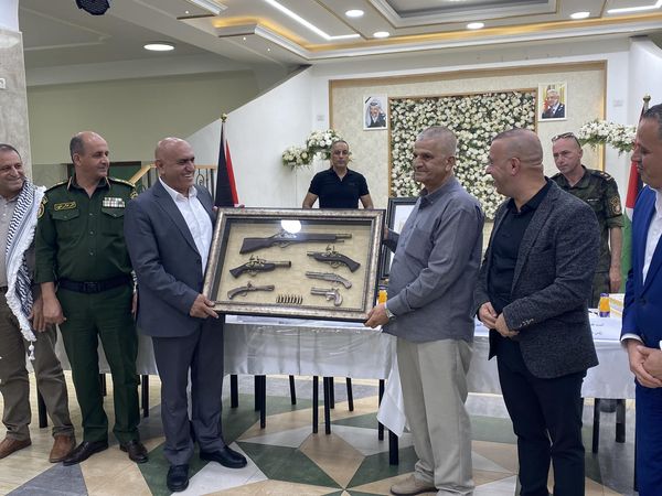 محافظ وفصائل وفعاليات جنين يشيدون بدور المؤسسة الأمنية-الحياة الجديدة