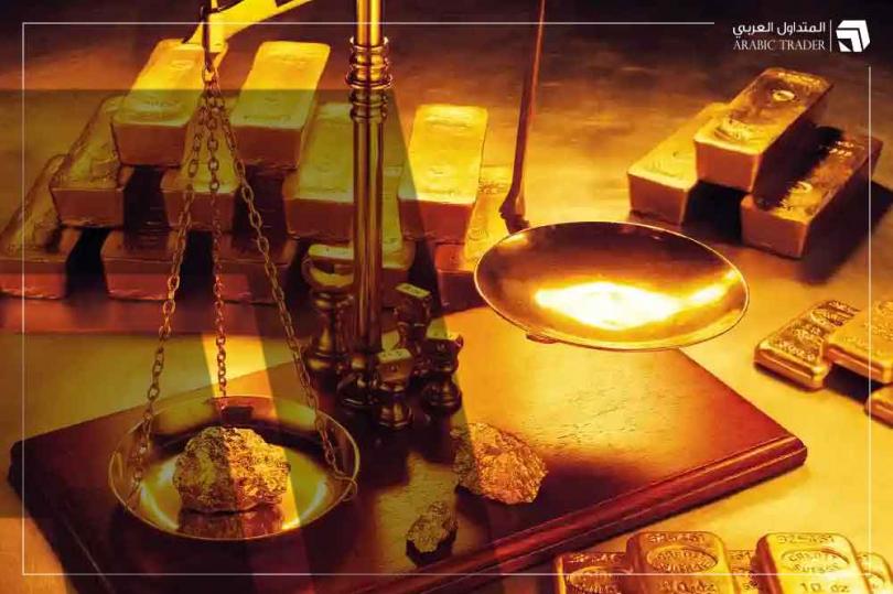 الذهب يتراجع بأولى جلسات الأسبوع رغم التوترات الجيوسياسية، فما السبب؟