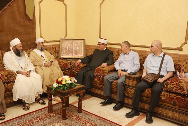 وزير الأوقاف يطلع رئيس بعثة الحج العُمانية على الأوضاع في فلسطين-الحياة الجديدة