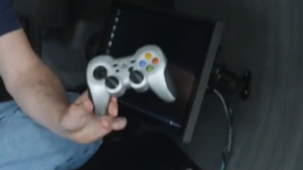 تدار بآلة “بلاي ستيشن”.. لقطات من قلب غواصة تيتان المختفية