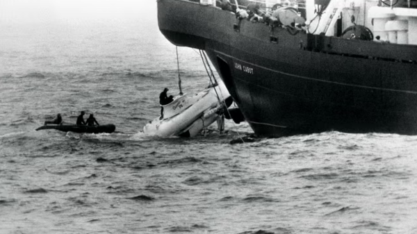 قبل 50 عاماً.. قبعا 3 أيام في قاع البحر وخرجا حيَّيْن