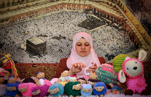 عيد الأضحى ينشط مبيعات بعض السلع ويفتح مجالاً لمهن جديدة