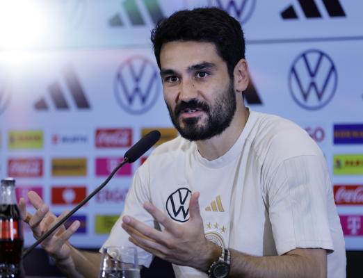 رسمياً.. برشلونة يتعاقد مع الألماني غوندوغان