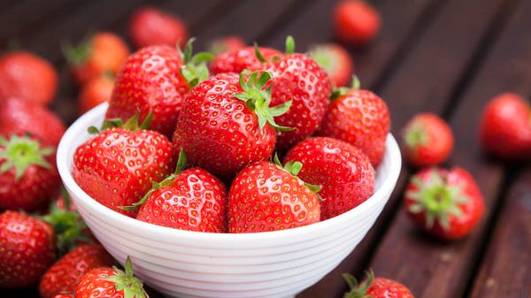 لإشراقة مفعمة بالحيوية.. جربوا هذه الفاكهة اللذيذة