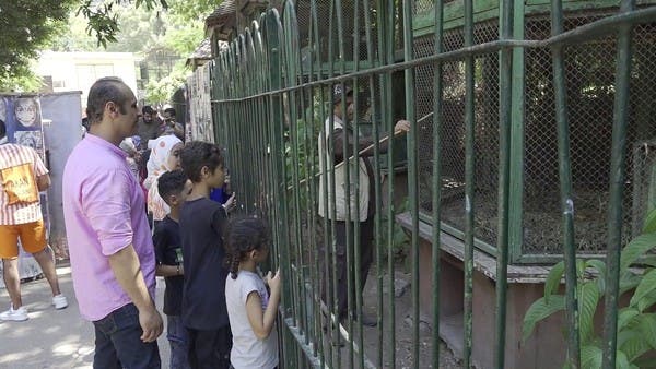 المصريون يتدفقون إلى الحدائق و المتنزهات للاحتفال بعيد الأضحى