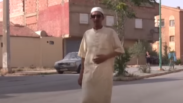 وصفها الجزائريون بالمعجزة.. رجل يسترد بصره فجأة داخل مسجد