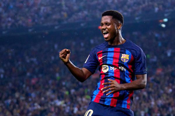 رئيس برشلونة ينصح فاتي الاستمرار مع “البارسا”