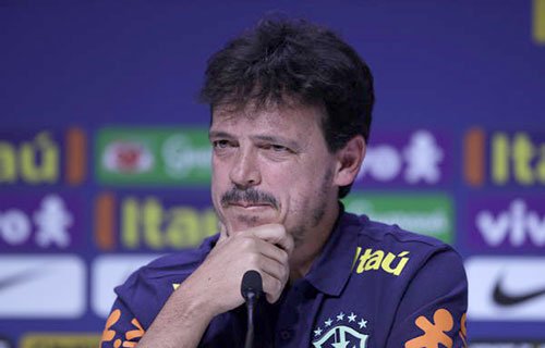 مدرّب البرازيل الجديد يتطلع لتقديم “الأفضل” بانتظار مدرب ريال مدريد أنشيلوتي