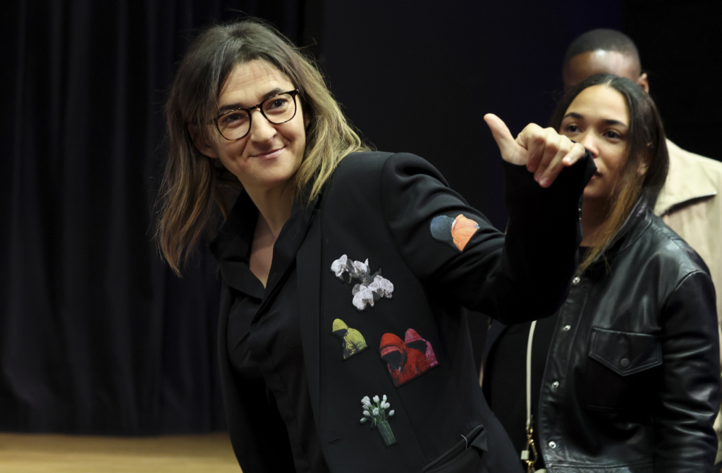 والدة مبابي تكشف عن موعد زيارة نجلها للجزائر