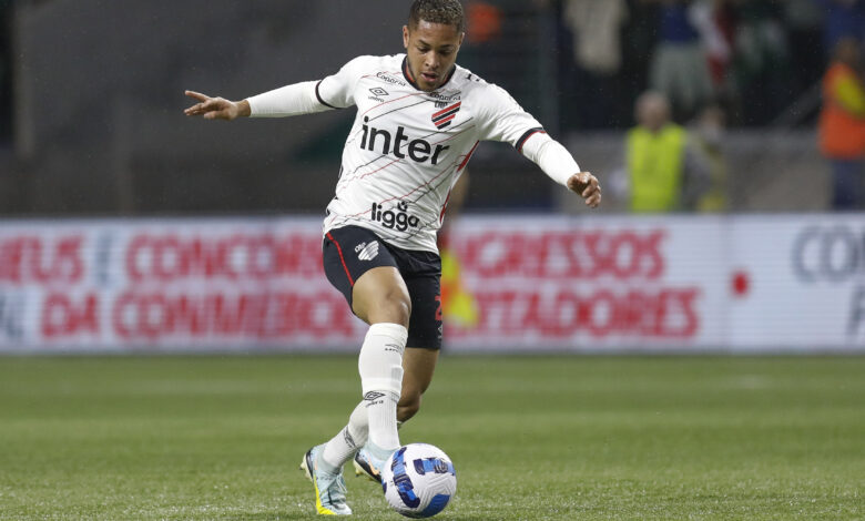 برشلونة يضم المهاجم البرازيلي الشاب روكي