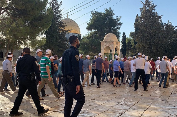 عشرات المستوطنين يقتحمون المسجد الأقصى-الحياة الجديدة