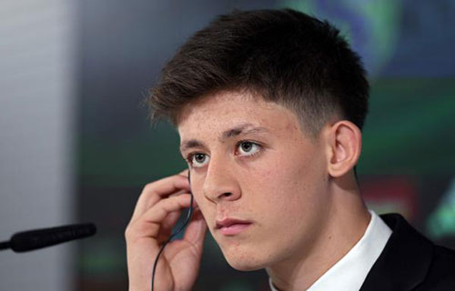 التركي جولر يحظى بحفاوة استقبال ويرغب بأن يكون أسطورة في ريال مدريد