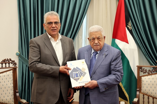 الرئيس يتسلم تقريري مشاريع سلطة المياه وحصر الأضرار في جنين ومخيمها-الحياة الجديدة