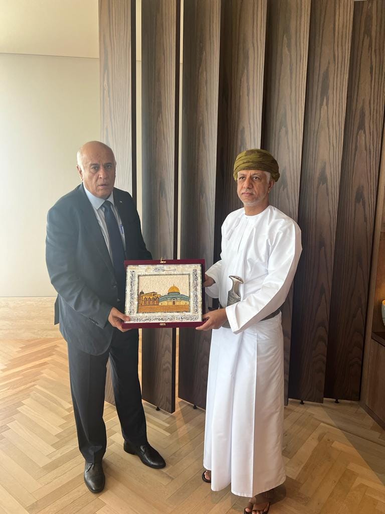 الرجوب يلتقي رئيس اللجنة الأولمبية العمانية