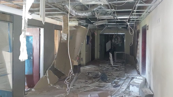 الرئيس السابق كان يصلي أثناء قصف مقر إقامته