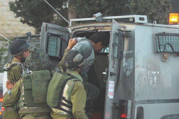 الاحتلال يعتقل 11 مواطنا من رام الله ونابلس وبيت لحم-الحياة الجديدة