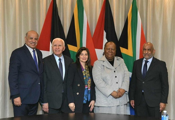 الأحمد يلتقي وزيرة العلاقات الدولية والتعاون في جنوب افريقيا-الحياة الجديدة