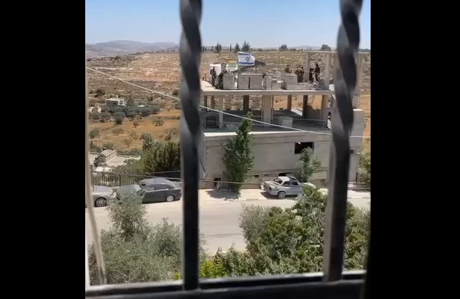 الاحتلال يحول منزلًا إلى نقطة مراقبة في سنجل-الحياة الجديدة