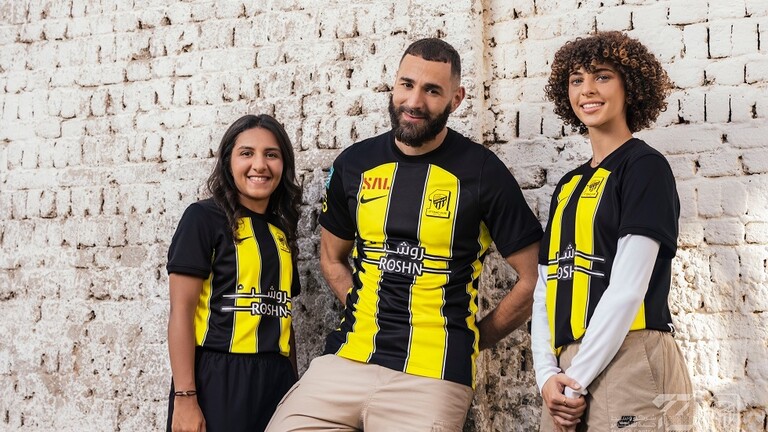 نادي الاتحاد السعودي يقدم قميصه الجديد بطريقة مميزة