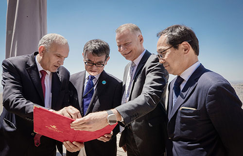 وزير التحول الرقمي الياباني يطلع على مرافق “مجمع روابي للتكنولوجيا”