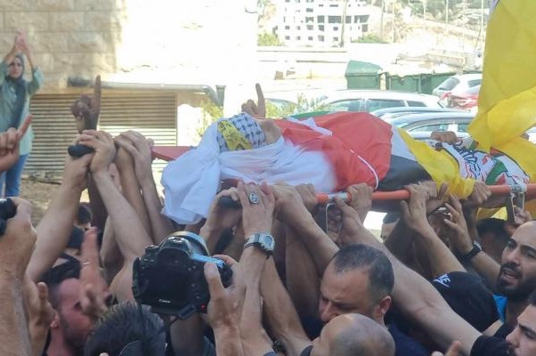 جماهير نابلس تشيع جثمان الشهيد بدر مصري-الحياة الجديدة