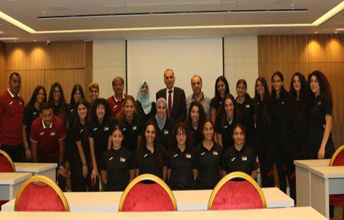 القدومي يلتقي “فدائي السيدات” في بيروت