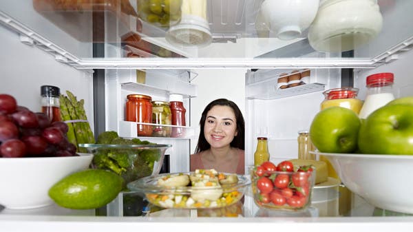 في الثلاجة أم خارجها؟.. هذه أخطاء شائعة في تخزين الأطعمة