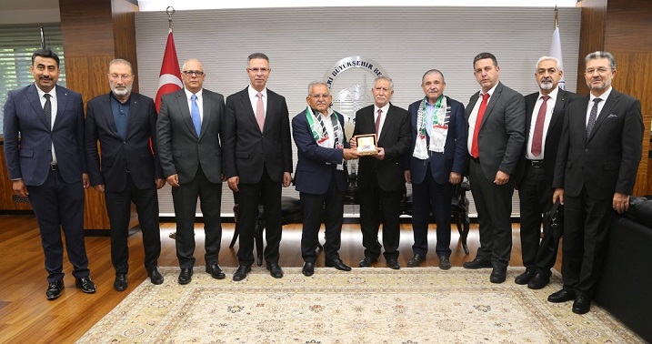 وفد حملة “لأجل فلسطين” يبحث التعاون المشترك مع بلدية قيصري التركية-الحياة الجديدة