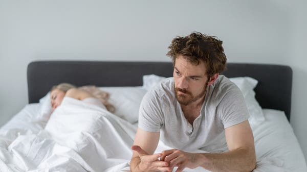 النساء يحصلن على ساعة نوم إضافية أكثر من الرجال.. لماذا؟